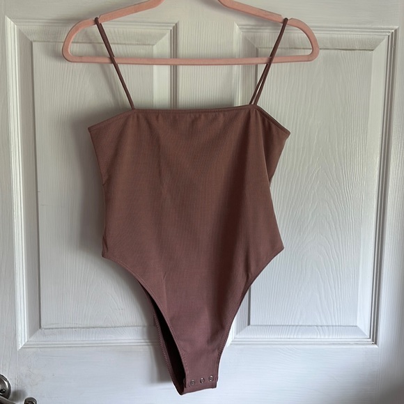 TRIBE KELLEY RIBBED BODY SUIT 🌸🤍🌸 - Picture 1 of 6